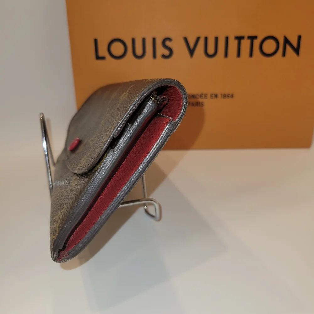 GUC Authentic Louis Vuitton, leather Emilie wallet, Red interior - Picture 4 of 9